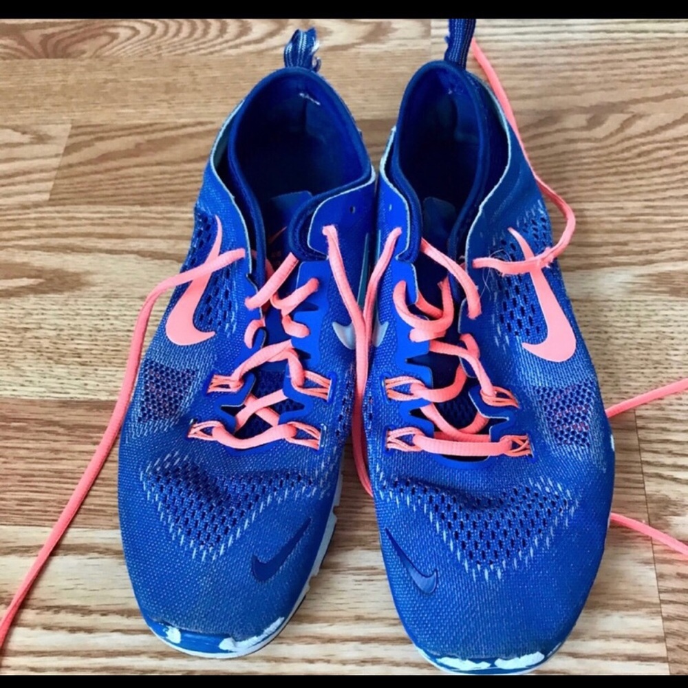 Nike Tennis shoes size: 9.5 - Picture 3 of 5